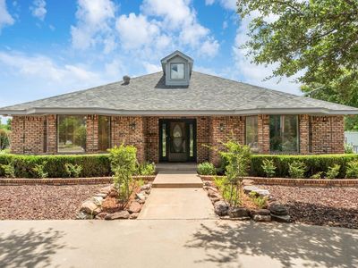 Property at 207 S Jackson Ave, Iowa Park, TX
