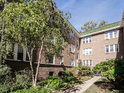 721 Reba Pl APT 3N