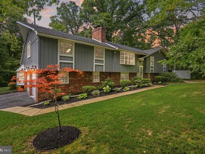 2110 Hallmark Dr