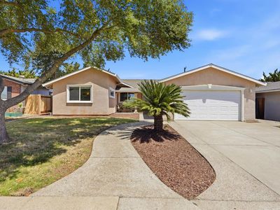 8225 Lake Forest Dr