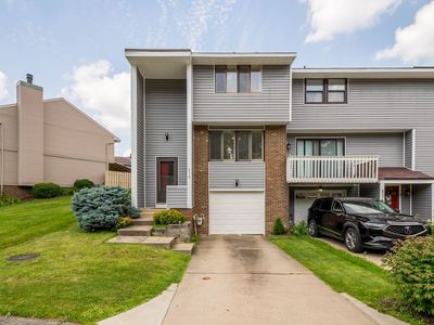 536 Hunters Path Rd