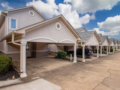 183 Villa Point Unit B