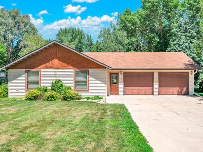 1300 Country Club Dr