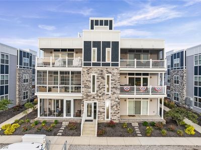 2656 S Waterside Ct #911