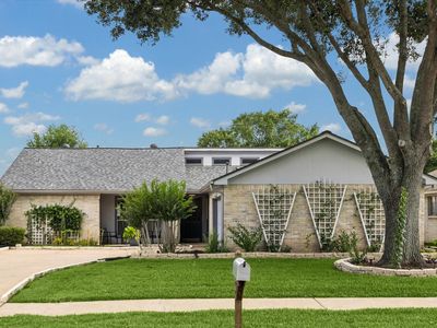1903 Mustang Springs Dr