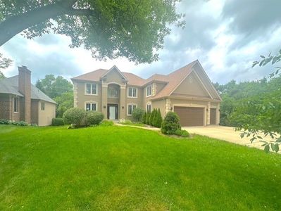 Property at 670 Leslie Ct, Carol Stream, IL