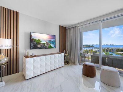 6900 Bay Dr APT 8A