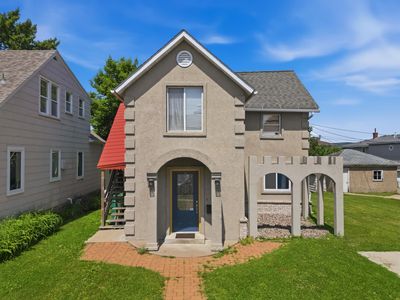 119 Main St E