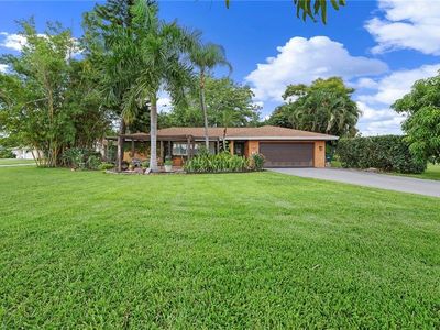 511 Eastwood DR