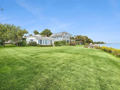 1653 Peconic Bay Blvd