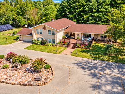 62 Hines Rd