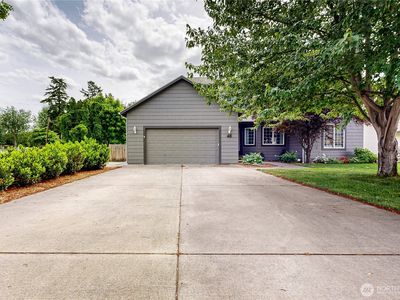 48 Parkwood Circle