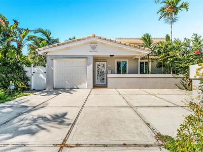 517 NE 2nd Pl