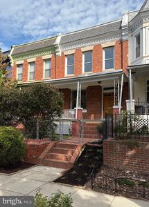 1383 Quincy St NW
