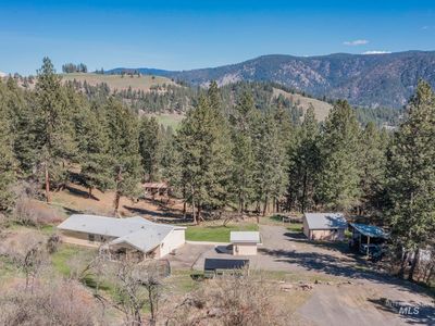 77 Poplar Dr