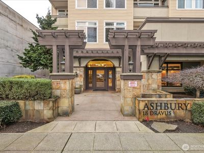 18 Dravus Street #207