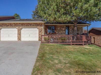 5324 Akes Dr