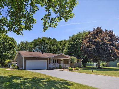 16 Aylesworth Way