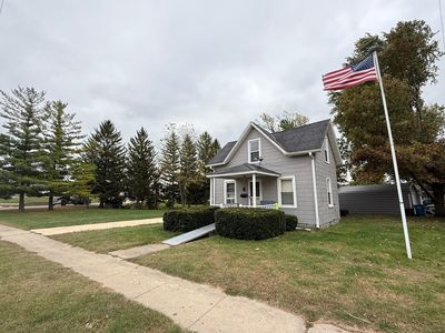 1 E Main St