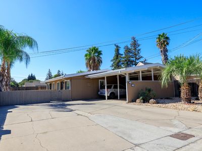 220-218 Drake Ave