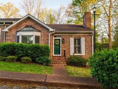396 Hermitage Ave