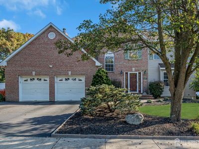 32 Sarah Ln