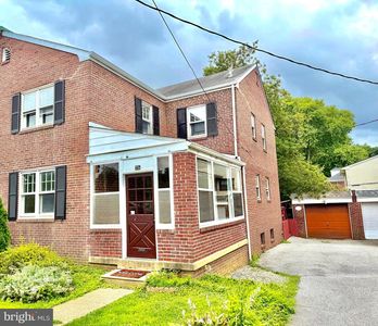 2004 N Broom St