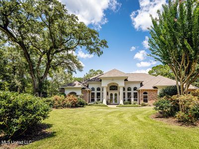 2408 Olde Oak Point