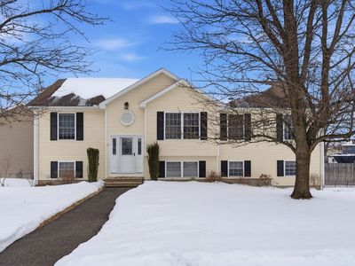18 Devlin Dr