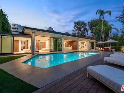 9108 Alanda Pl