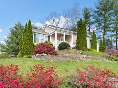 21 Old Applewood Ln