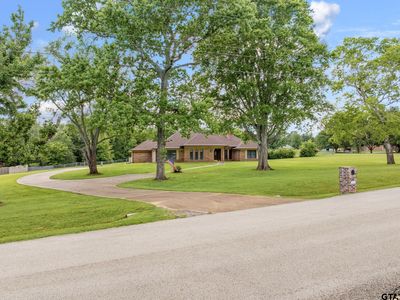 19606 Norfolk Dr