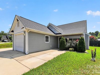 6033 Mary Blair Ln