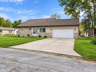 Property at 220 Parkview Dr, Celina, OH