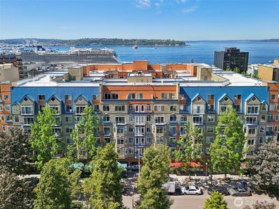 2415 2nd Avenue #727