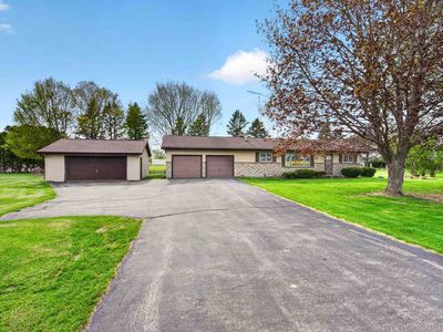 N5782 Fairview Rd