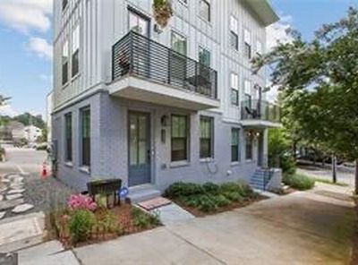 1280 Longreen Ter NW
