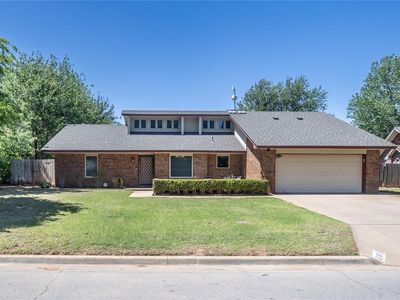 925 Lantern Ln