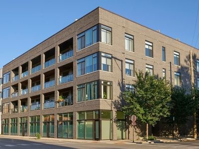 469 N Paulina St Unit 201