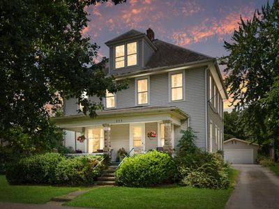 211 S Main St