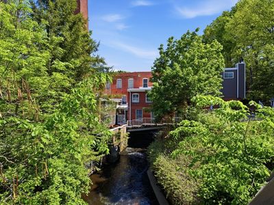 124 College St APT 2