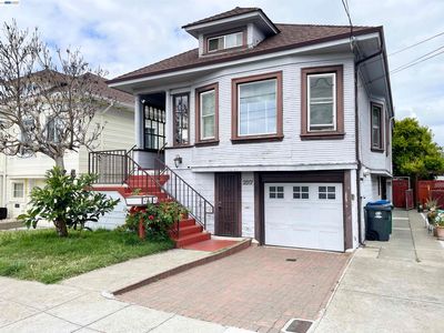 2517 Webb Ave