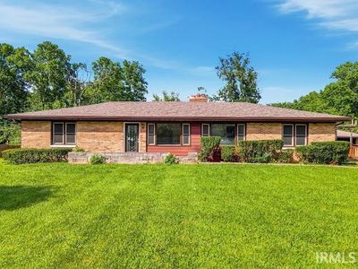 1319 E Elm Ln