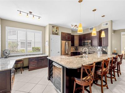 3970 Bishopwood CT W #102