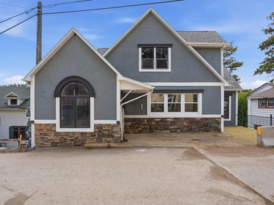 611 Railroad Ave