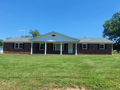 210 Brockett St