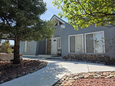 5902 Lakeview Cir