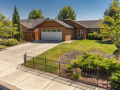 3434 NW Dogwood Ave