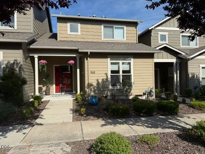 965 Camelot Dr