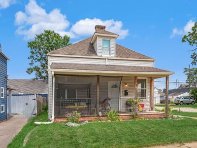 76 N Oakley Ave